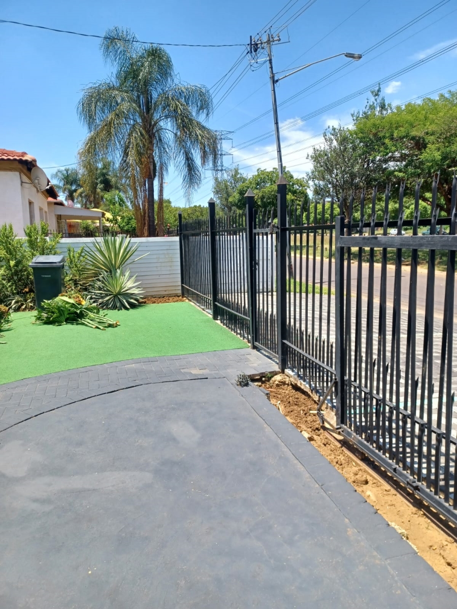 To Let 3 Bedroom Property for Rent in Danville Gauteng