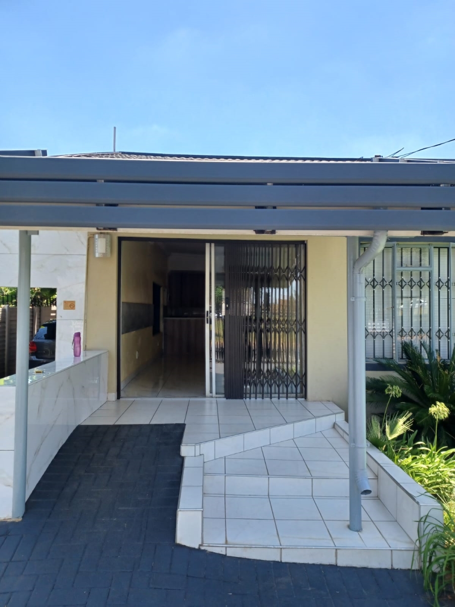 To Let 3 Bedroom Property for Rent in Danville Gauteng