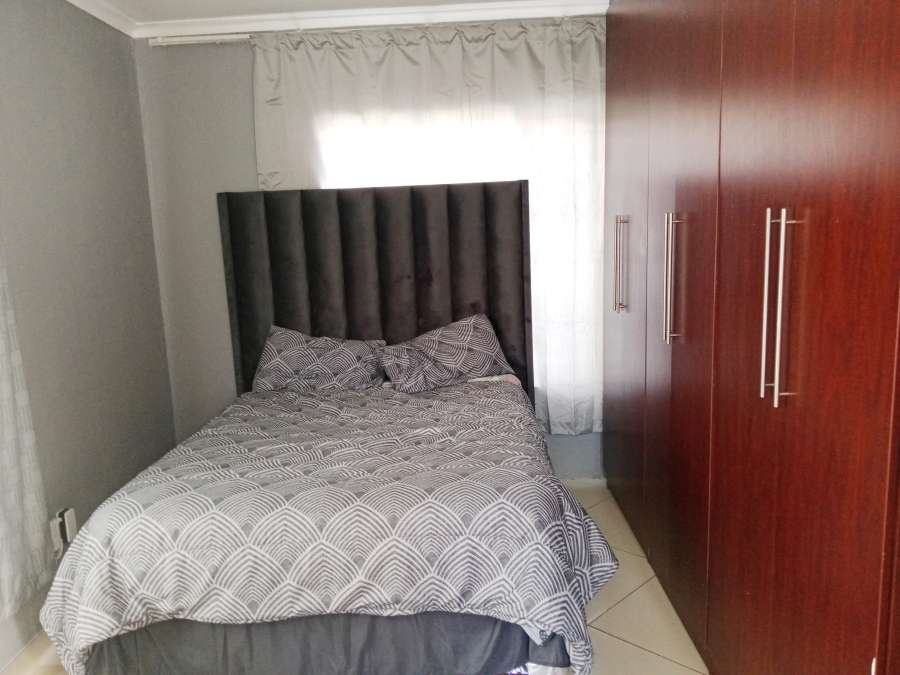 To Let 3 Bedroom Property for Rent in Danville Gauteng