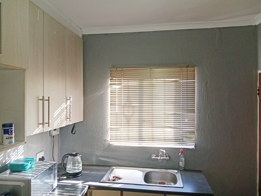 To Let 3 Bedroom Property for Rent in Danville Gauteng