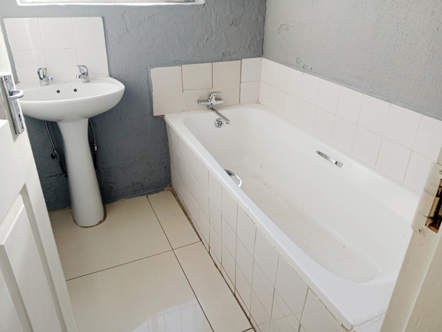 To Let 3 Bedroom Property for Rent in Danville Gauteng