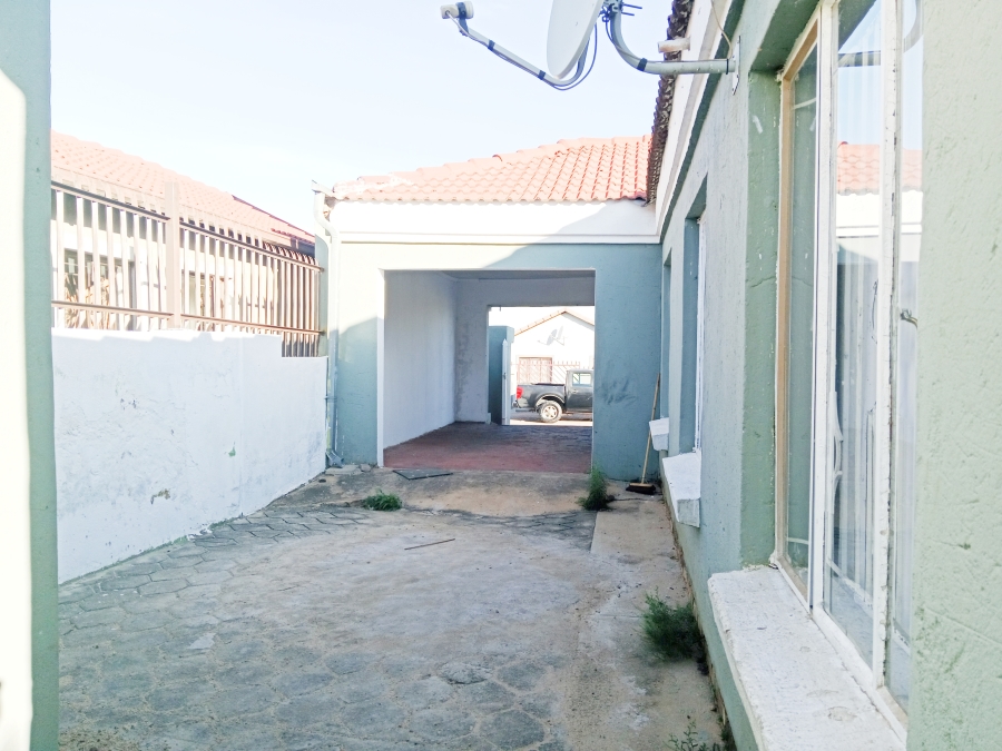To Let 3 Bedroom Property for Rent in Danville Gauteng