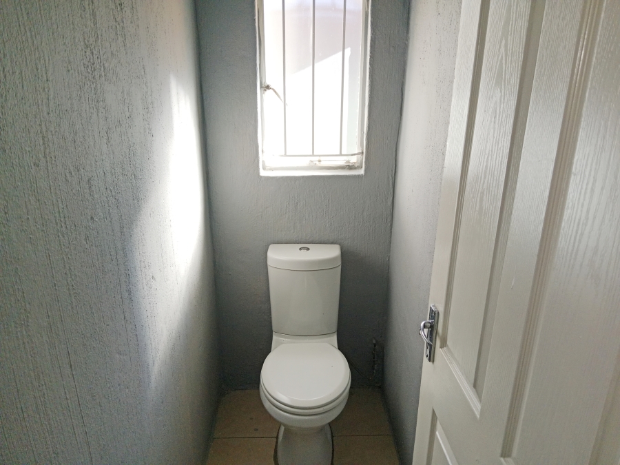 To Let 3 Bedroom Property for Rent in Danville Gauteng