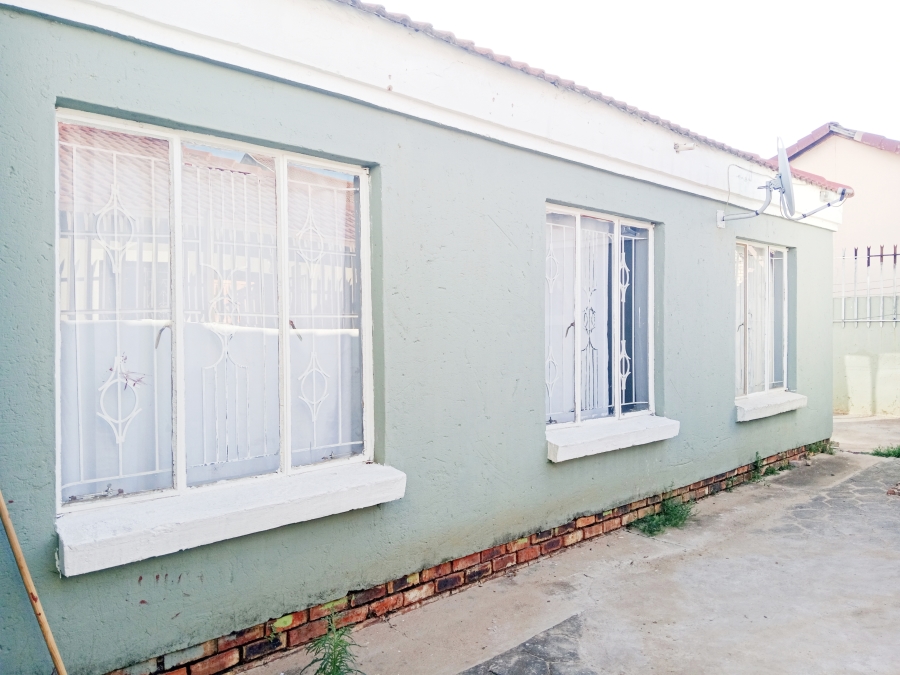 To Let 3 Bedroom Property for Rent in Danville Gauteng