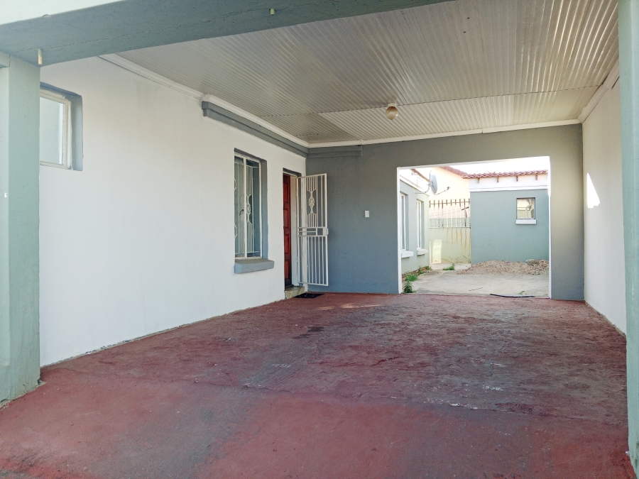 To Let 3 Bedroom Property for Rent in Danville Gauteng