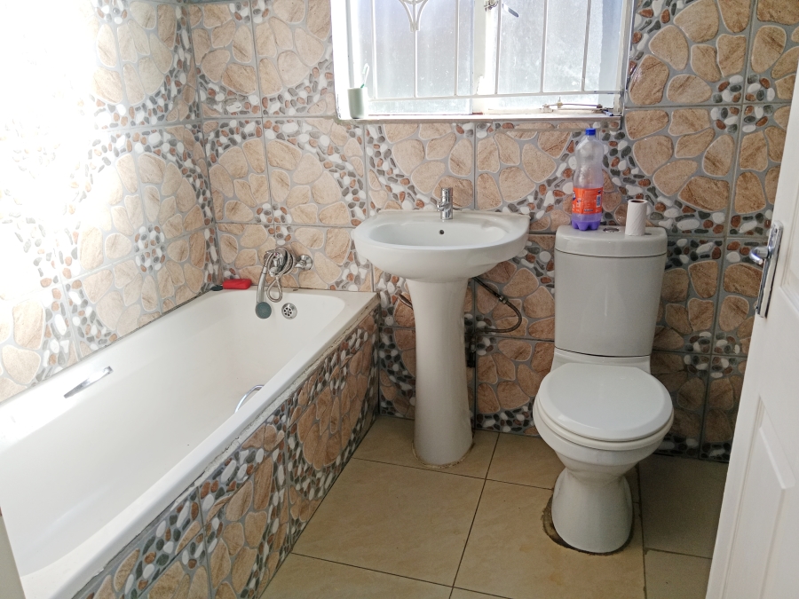 To Let 3 Bedroom Property for Rent in Danville Gauteng