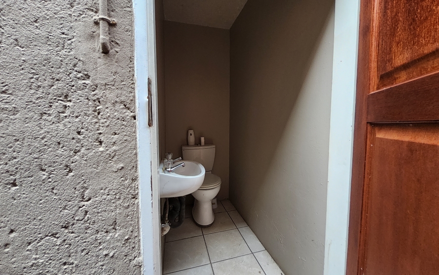 4 Bedroom Property for Sale in Waterkloof Ridge Gauteng