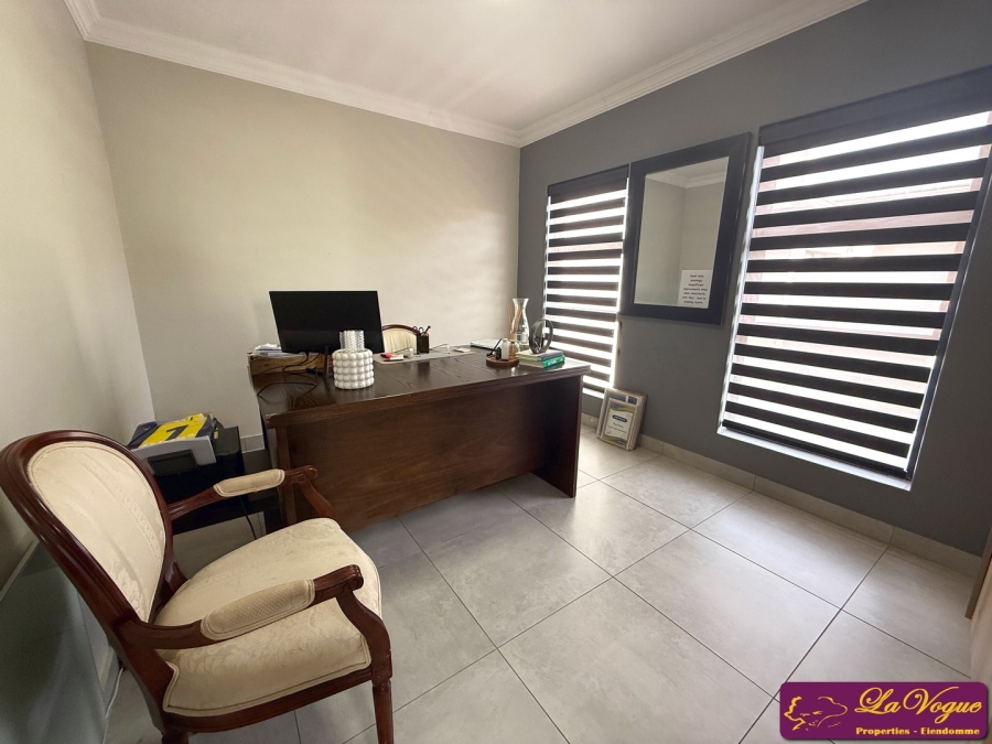 3 Bedroom Property for Sale in Bronberg Gauteng