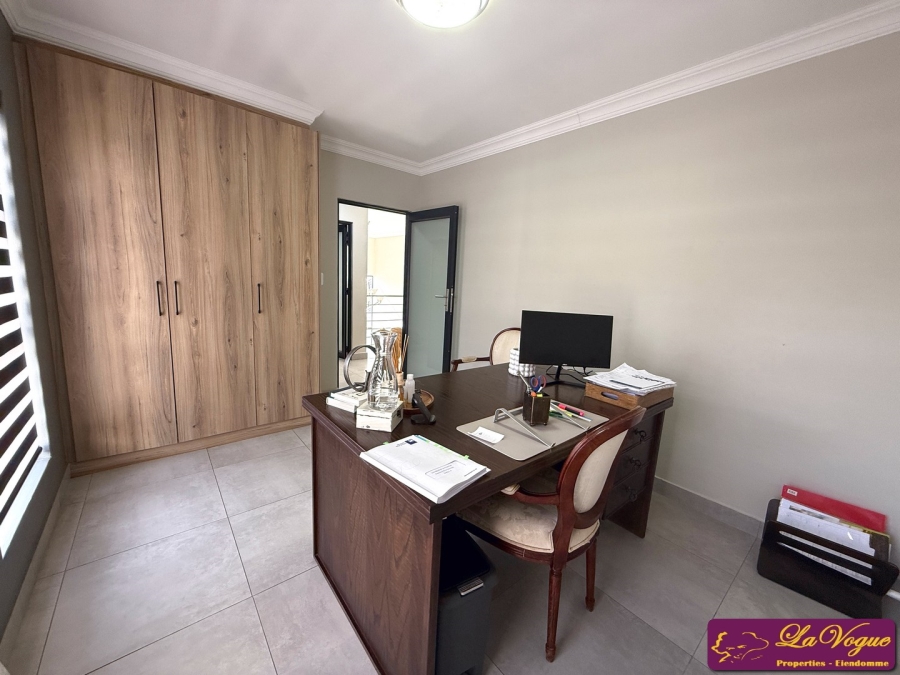 3 Bedroom Property for Sale in Bronberg Gauteng