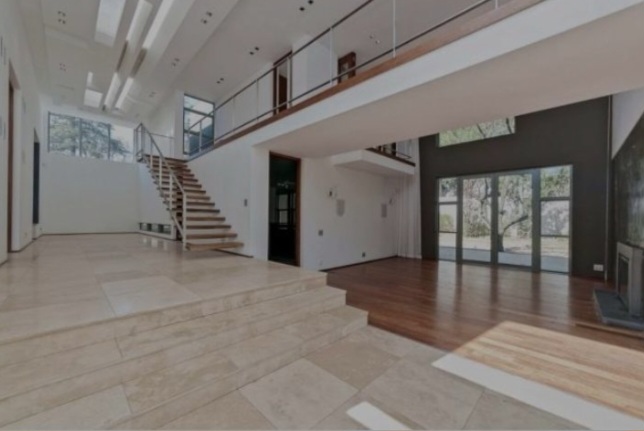 5 Bedroom Property for Sale in Hurlingham Gauteng