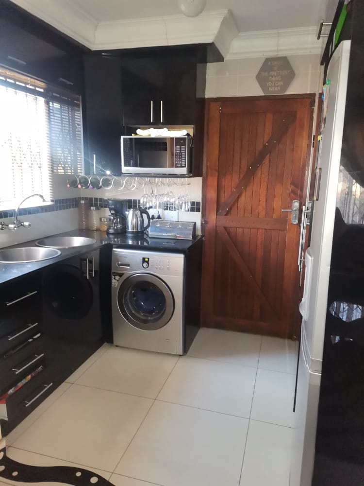 To Let 2 Bedroom Property for Rent in Elandspoort Gauteng