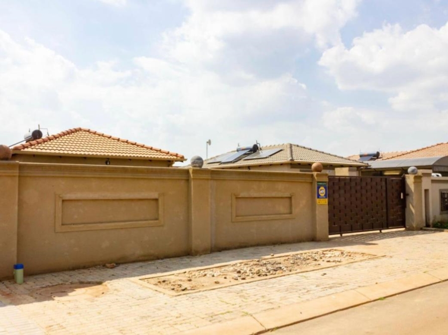 3 Bedroom Property for Sale in Dawn Park Gauteng