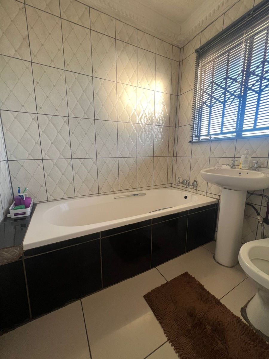 2 Bedroom Property for Sale in Soshanguve WW Gauteng