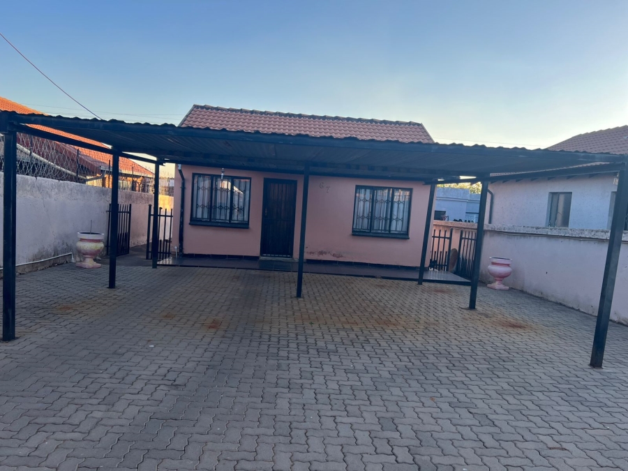 2 Bedroom Property for Sale in Soshanguve WW Gauteng