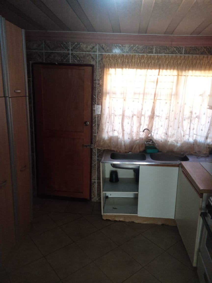 To Let 3 Bedroom Property for Rent in Lebanon Gauteng
