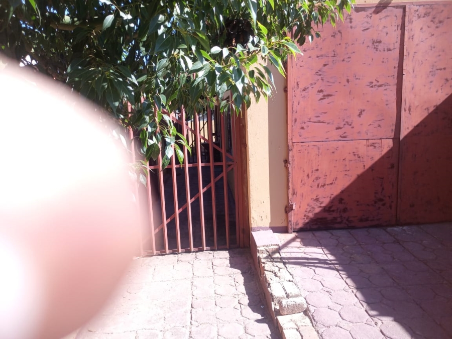 To Let 3 Bedroom Property for Rent in Lebanon Gauteng
