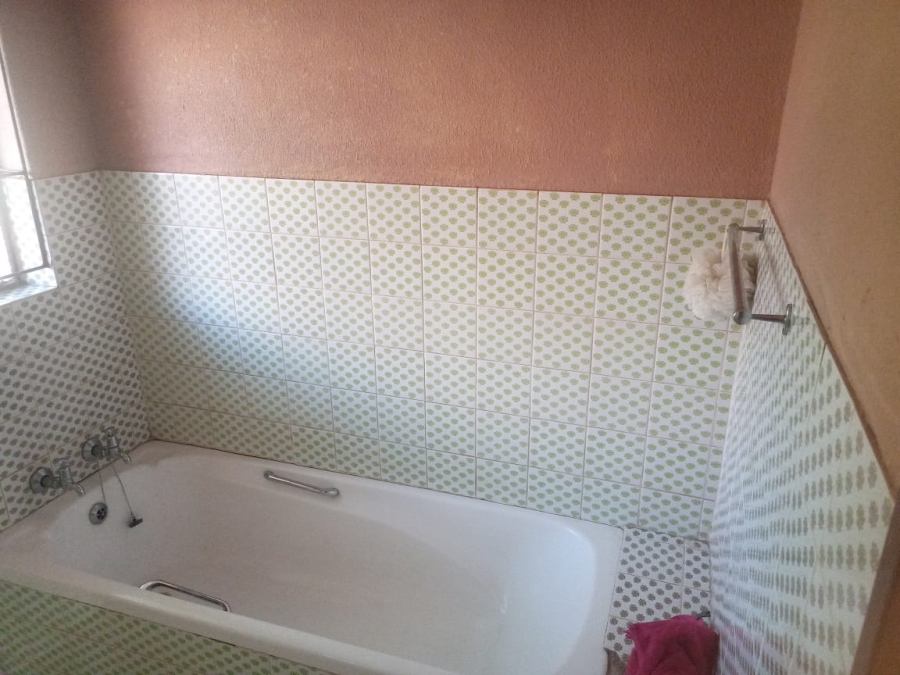 To Let 3 Bedroom Property for Rent in Lebanon Gauteng