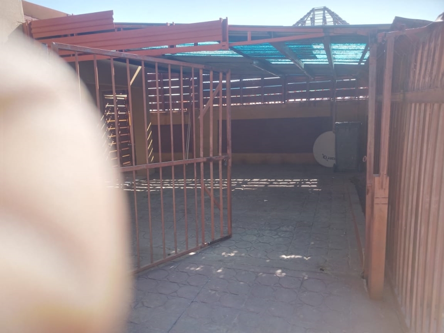 To Let 3 Bedroom Property for Rent in Lebanon Gauteng