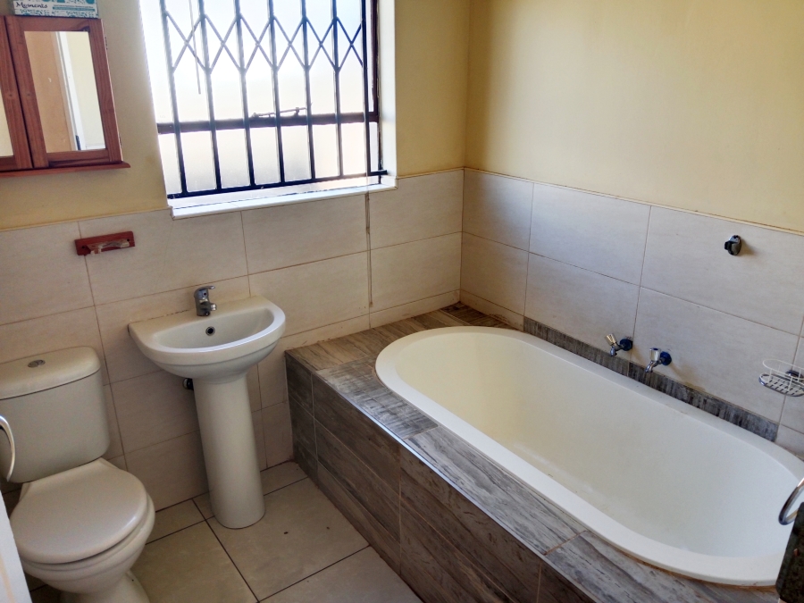 To Let 2 Bedroom Property for Rent in The Orchards Gauteng