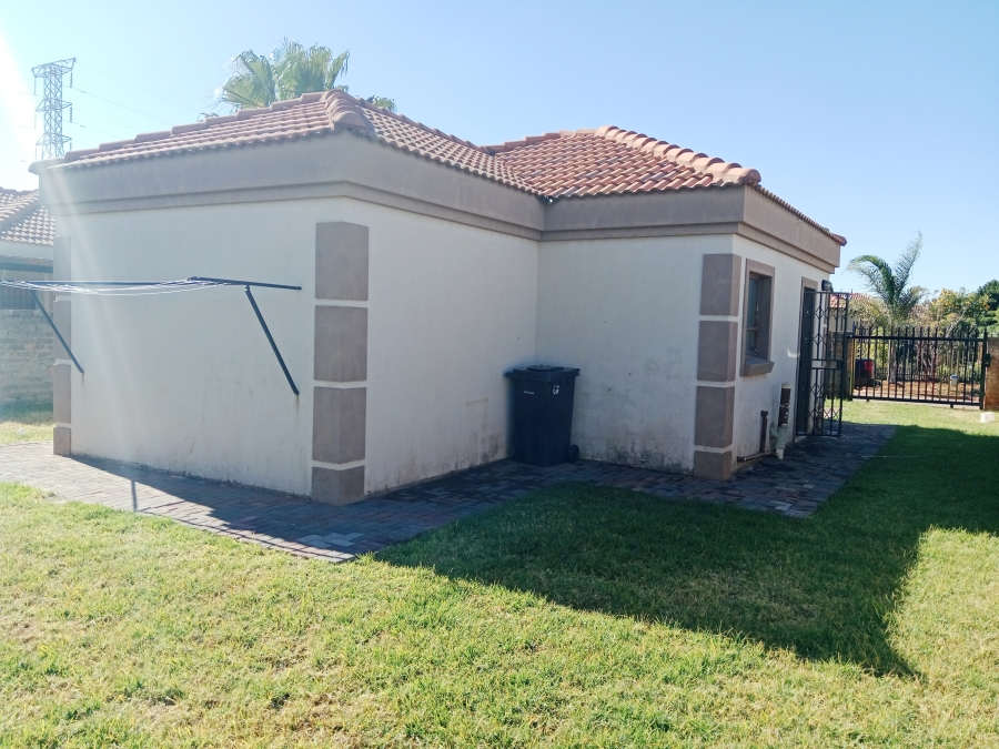 To Let 2 Bedroom Property for Rent in The Orchards Gauteng