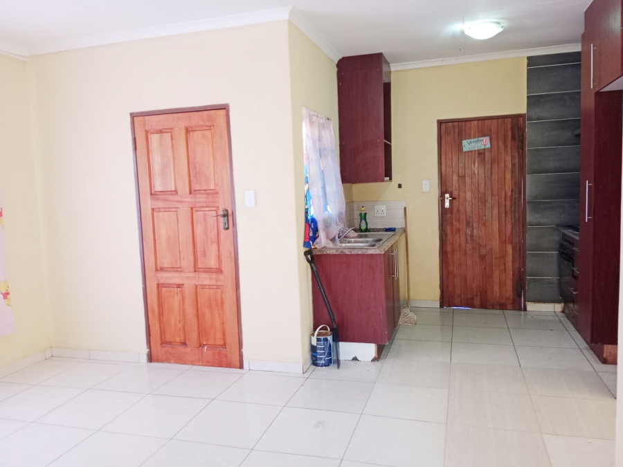 To Let 2 Bedroom Property for Rent in The Orchards Gauteng