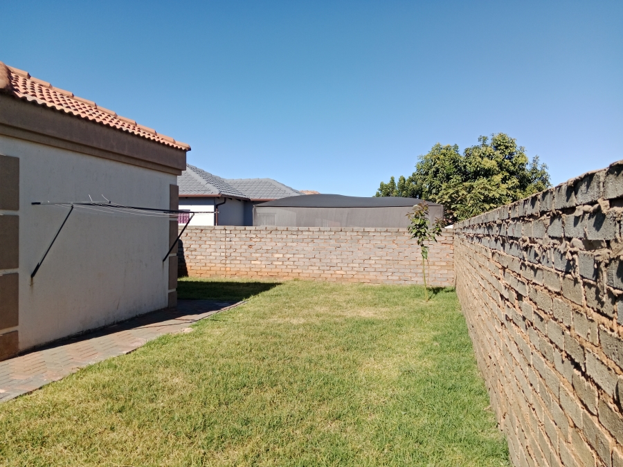 To Let 2 Bedroom Property for Rent in The Orchards Gauteng