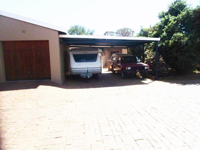 3 Bedroom Property for Sale in Die Hoewes Gauteng