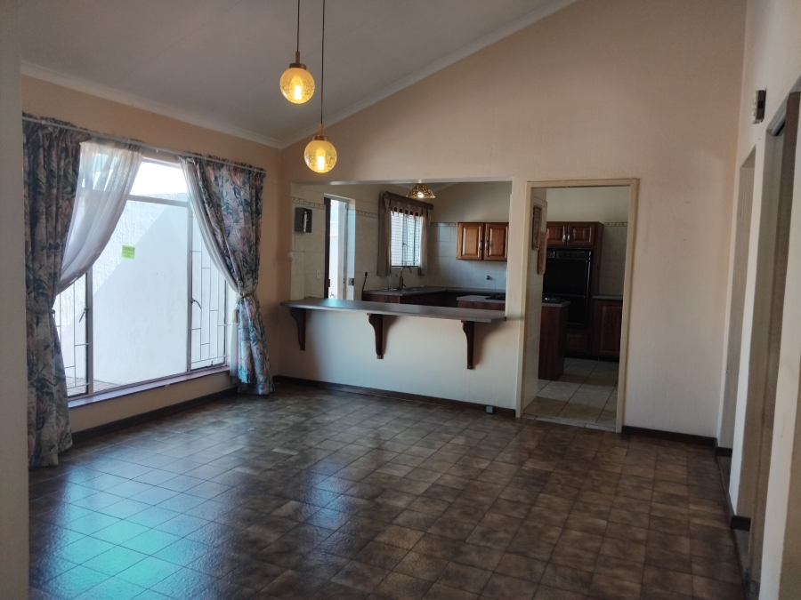 3 Bedroom Property for Sale in Die Hoewes Gauteng