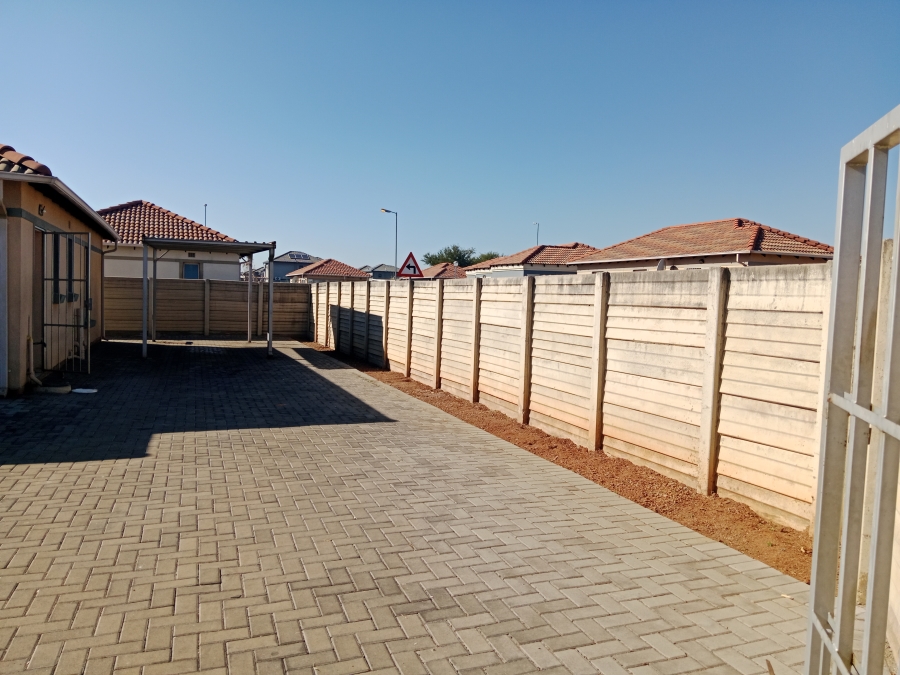 To Let 3 Bedroom Property for Rent in Andeon Gauteng