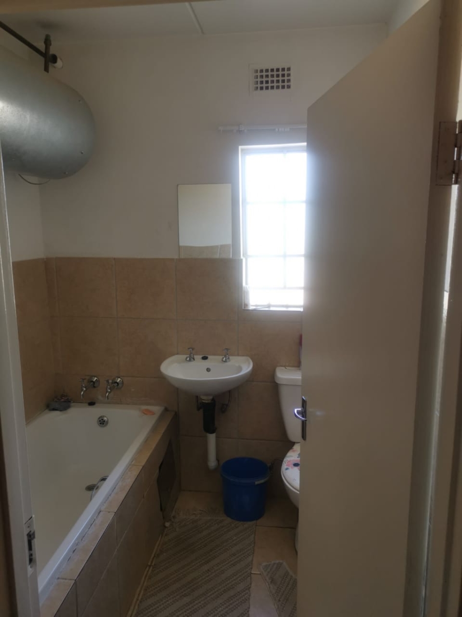 2 Bedroom Property for Sale in Fleurhof Gauteng