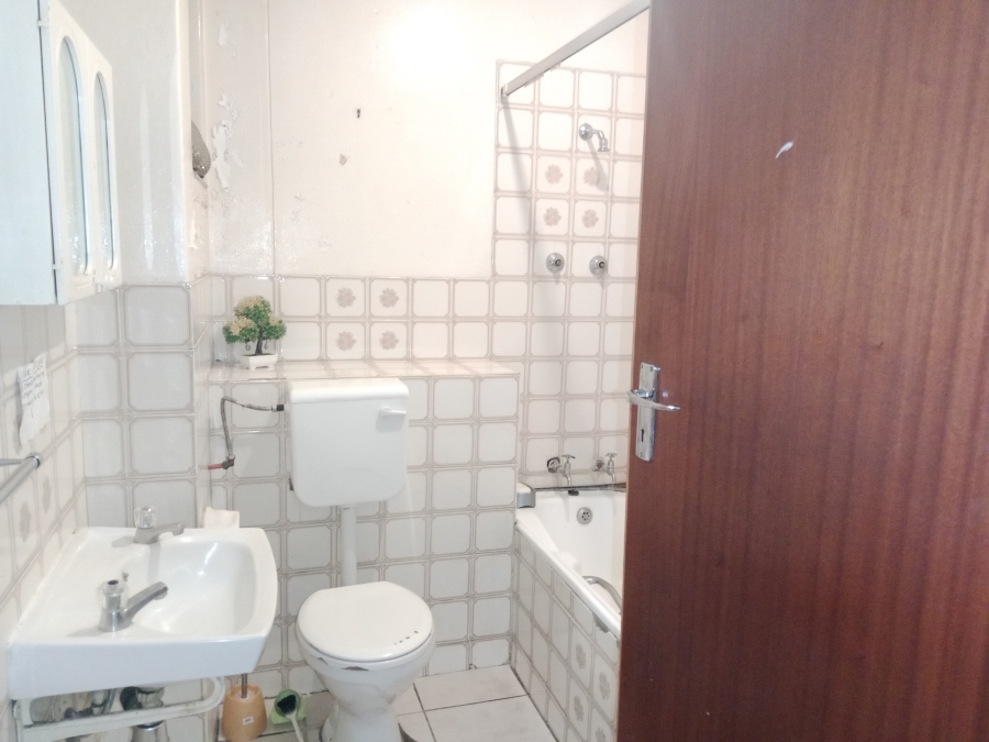 2 Bedroom Property for Sale in Berea Gauteng