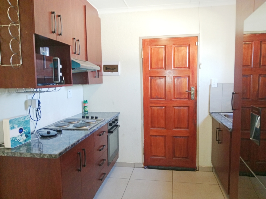 To Let 3 Bedroom Property for Rent in Rosslyn Gauteng