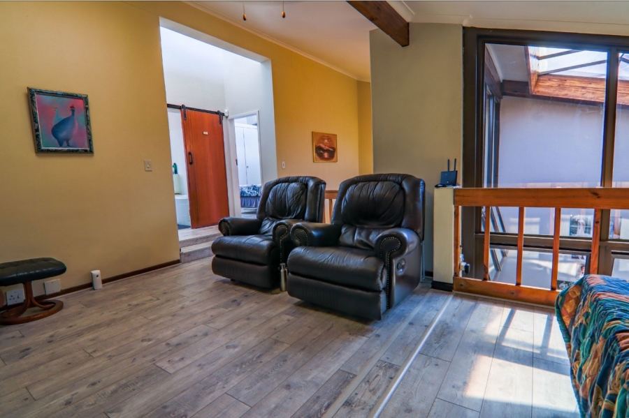 3 Bedroom Property for Sale in Die Hoewes Gauteng