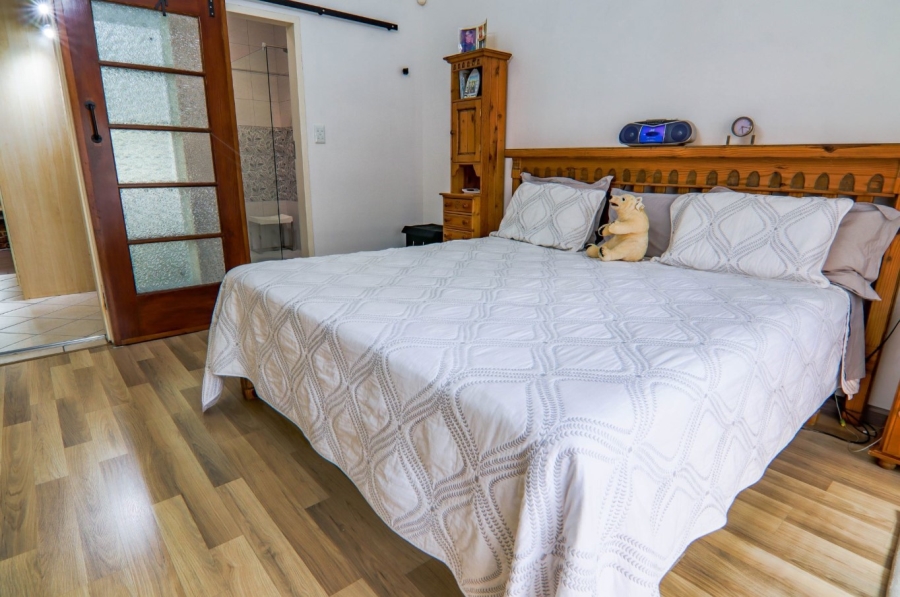 3 Bedroom Property for Sale in Die Hoewes Gauteng