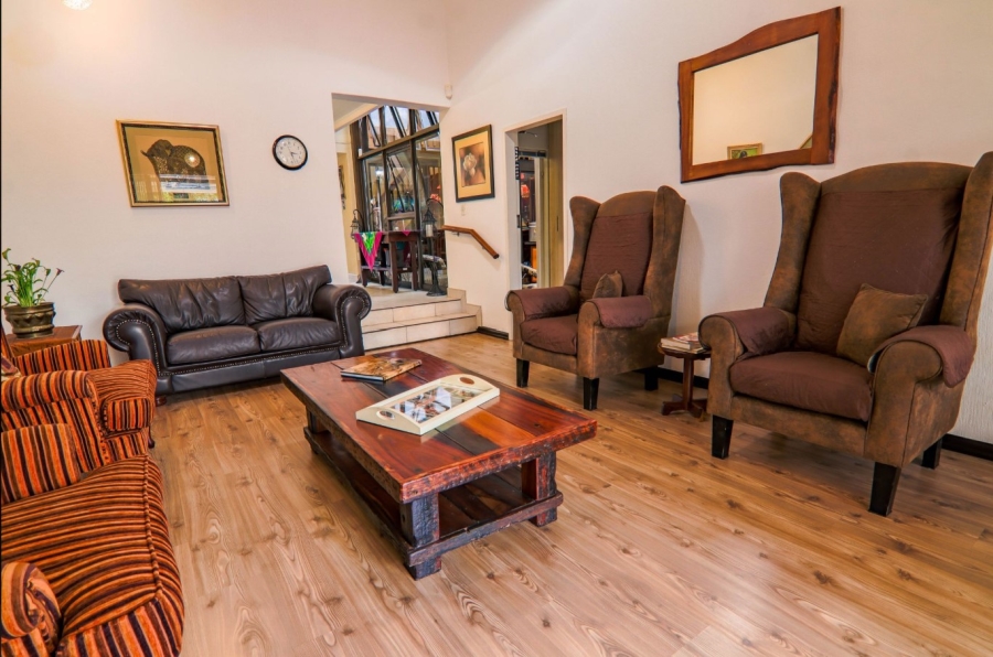 3 Bedroom Property for Sale in Die Hoewes Gauteng