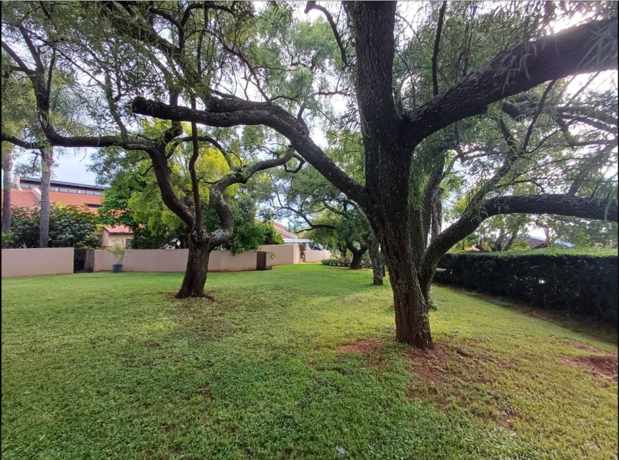 3 Bedroom Property for Sale in Die Hoewes Gauteng