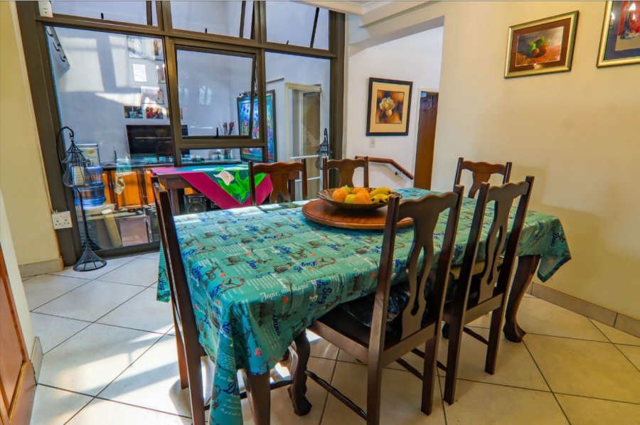 3 Bedroom Property for Sale in Die Hoewes Gauteng