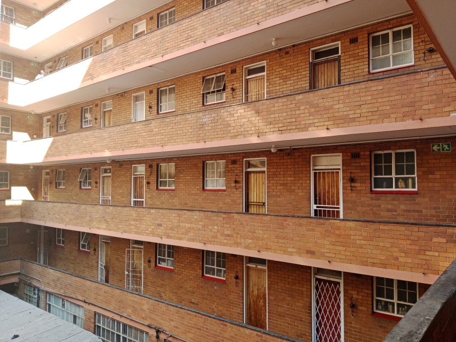 1 Bedroom Property for Sale in Pretoria Central Gauteng