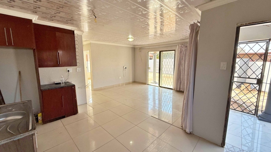 2 Bedroom Property for Sale in Soshanguve VV Gauteng