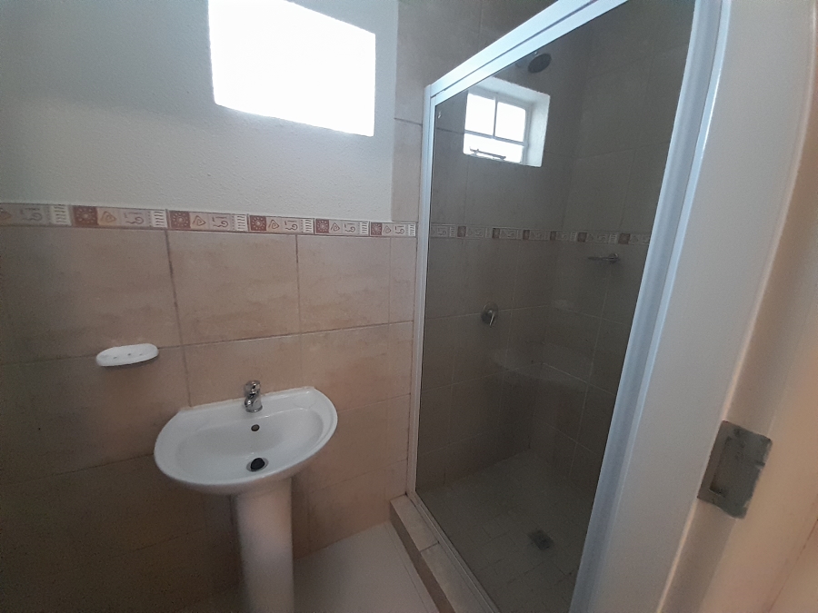 To Let 4 Bedroom Property for Rent in Andeon Gauteng