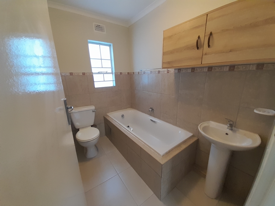 To Let 4 Bedroom Property for Rent in Andeon Gauteng