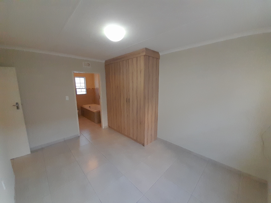 To Let 4 Bedroom Property for Rent in Andeon Gauteng