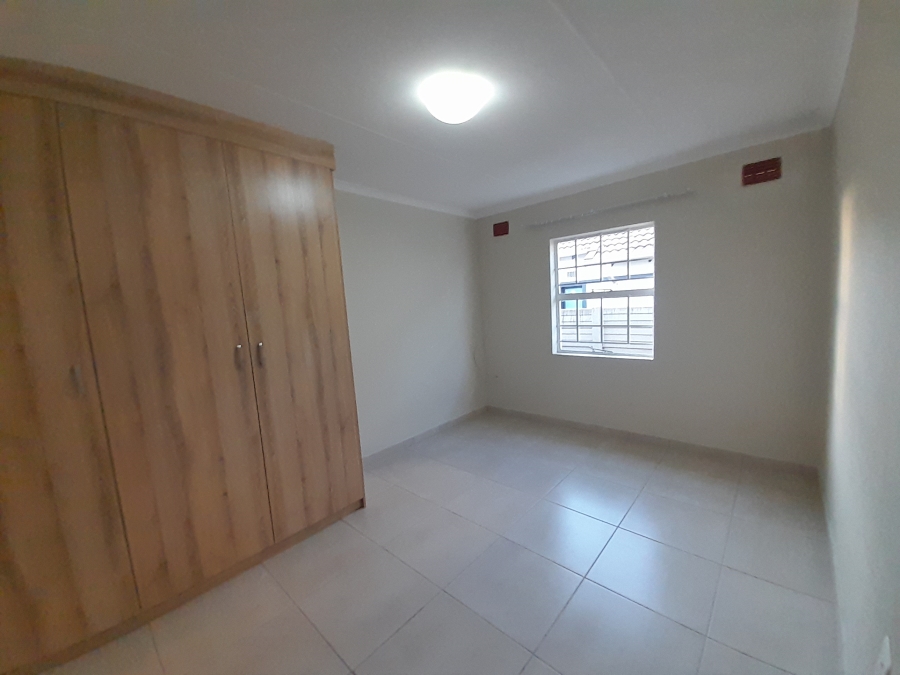 To Let 4 Bedroom Property for Rent in Andeon Gauteng