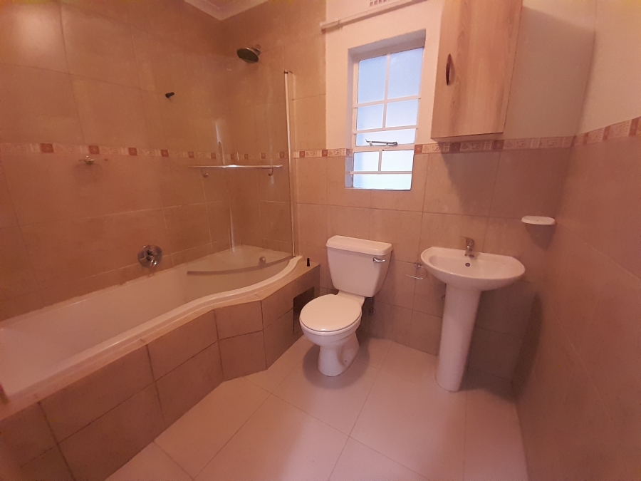 To Let 4 Bedroom Property for Rent in Andeon Gauteng