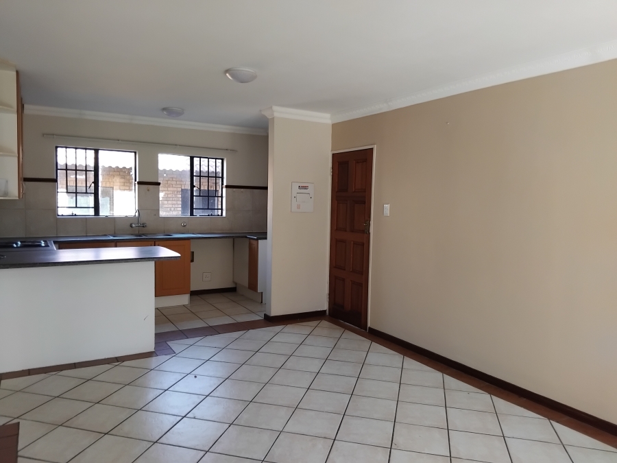 2 Bedroom Property for Sale in Die Hoewes Gauteng
