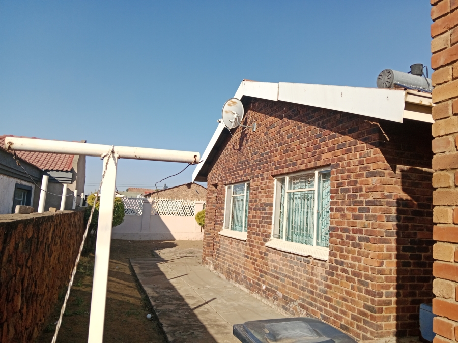 To Let 2 Bedroom Property for Rent in Soshanguve DD Gauteng