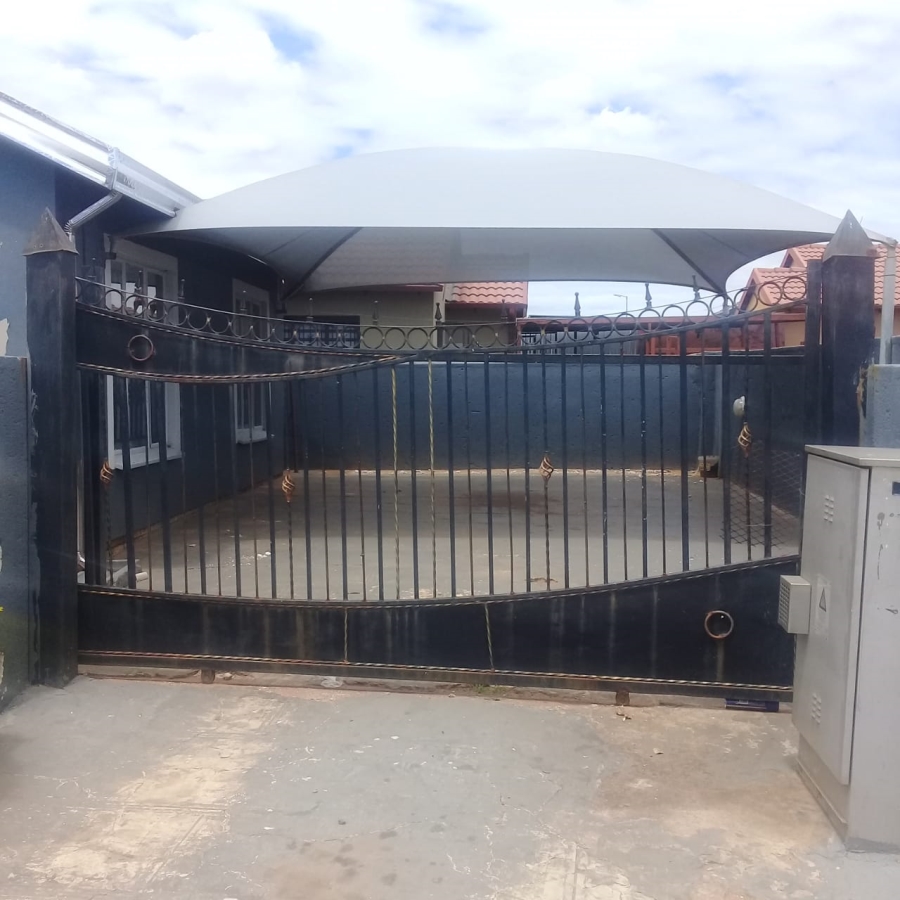 2 Bedroom Property for Sale in Soshanguve VV Gauteng