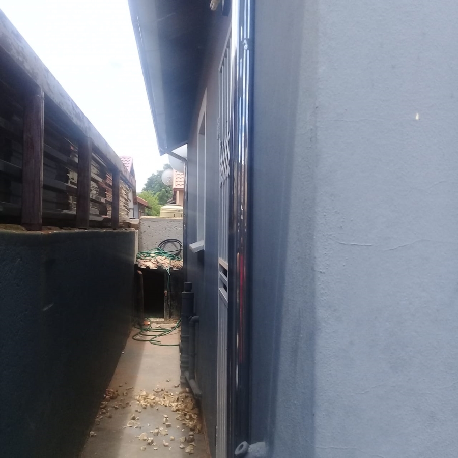 2 Bedroom Property for Sale in Soshanguve VV Gauteng