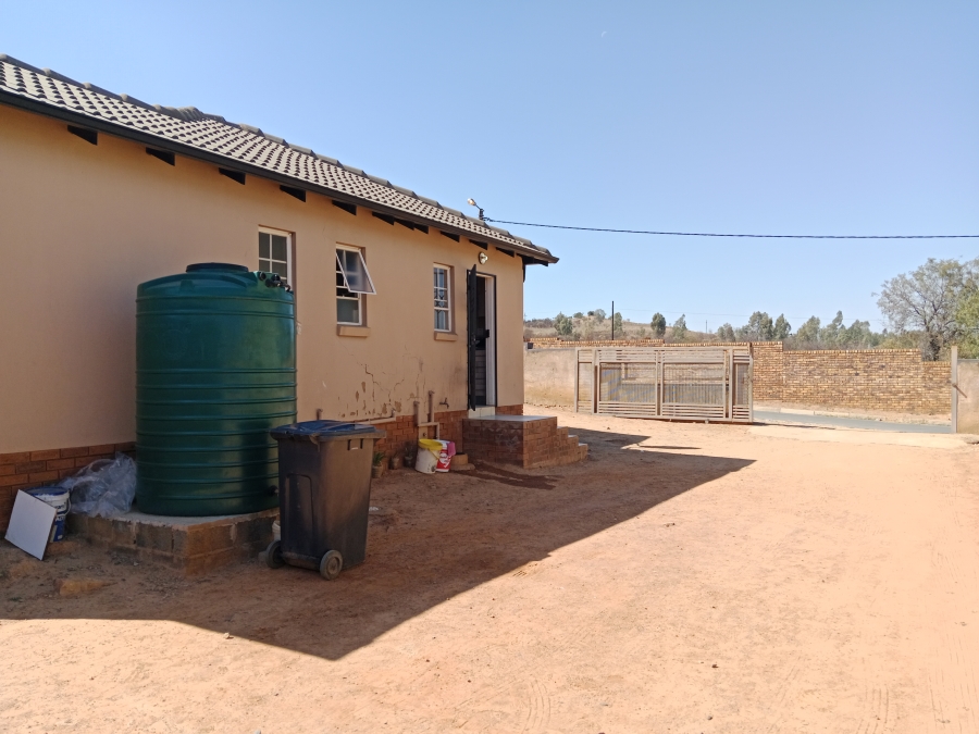 To Let 3 Bedroom Property for Rent in Glenway Estate Gauteng