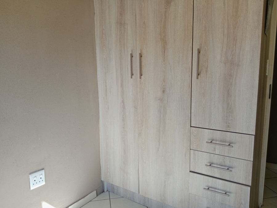 To Let 3 Bedroom Property for Rent in Glenway Estate Gauteng